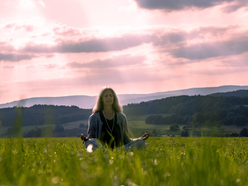 Gunda Ganga Janowski | Hüterin von Orten für weise Frauen | Spirituelle Lehrerin | Vogelsberg in Hessen | ganzjährig